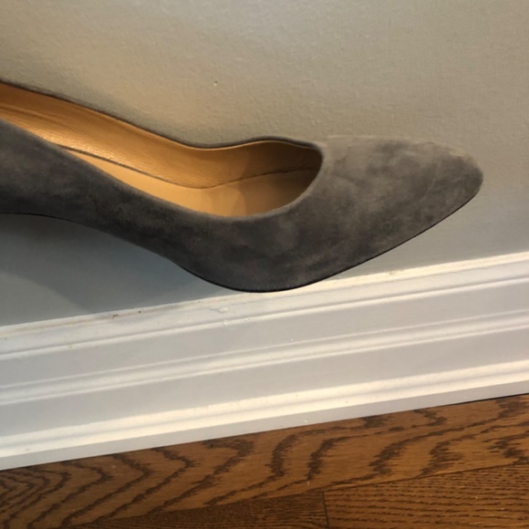 M. Gemi light grey suede pumps. - Picture 7 of 7